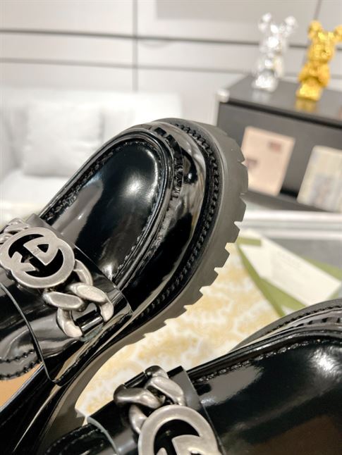 GUCCI WOMEN'S LUG SOLE LOAFER - GL027