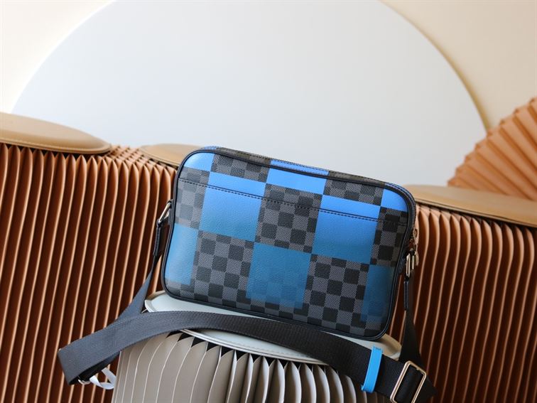 LOUIS VUITTON ALPHA MESSENGER DAMIER GRAPHITE GIANT BLUE - LVB044