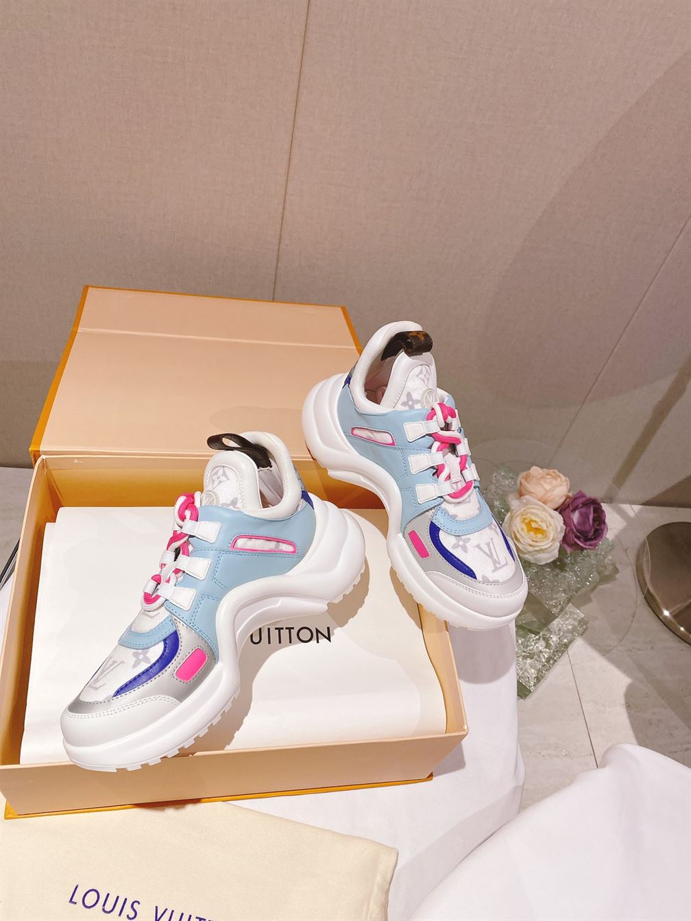 LOUIS VUITTON ARCHLIGHT TRAINERS - LVS100