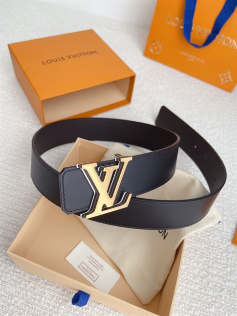 LOUIS VUITTON BELT - LBE067