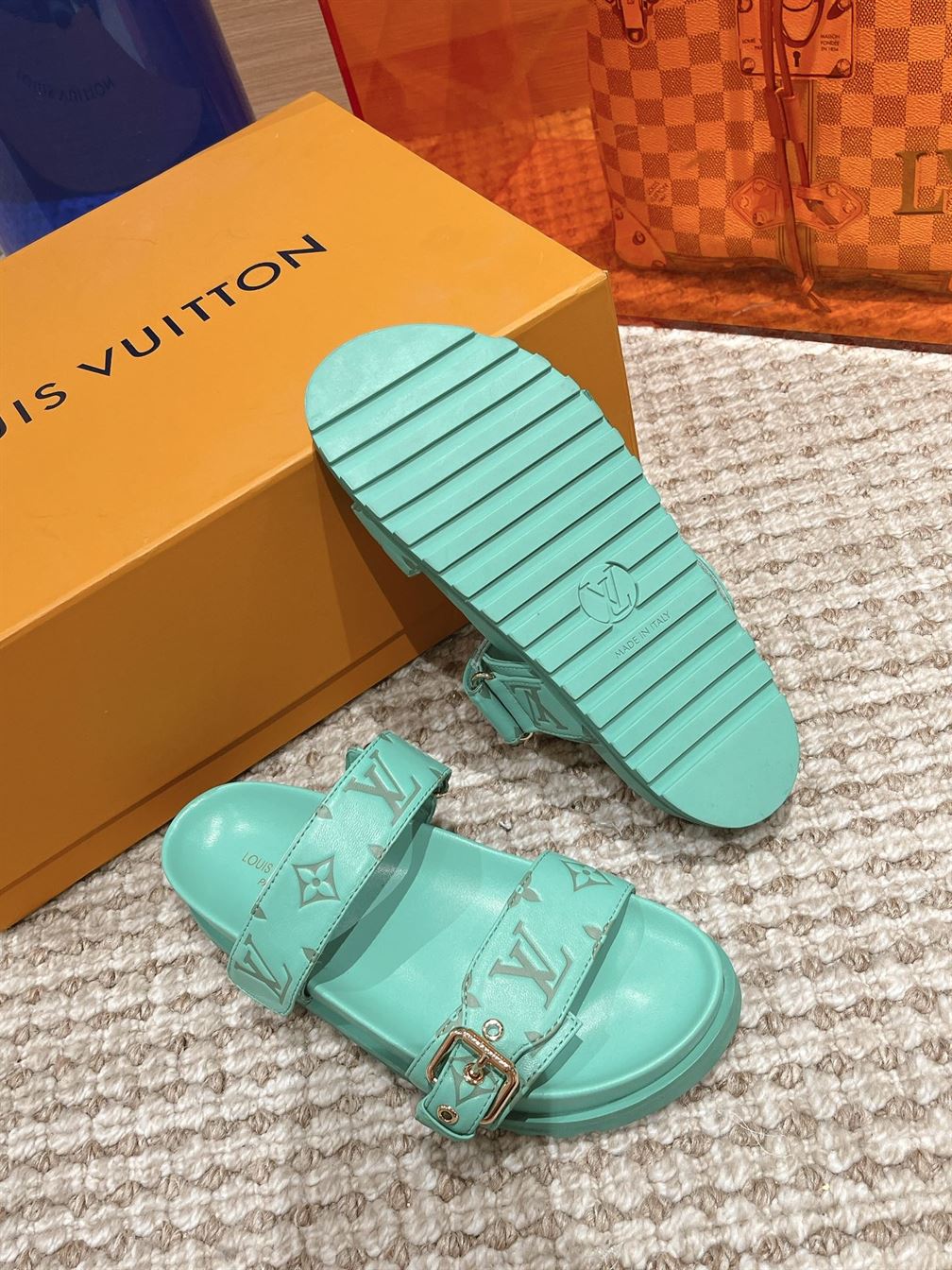 LOUIS VUITTON BOM DIA FLAT COMFORT MULE - LVSD021