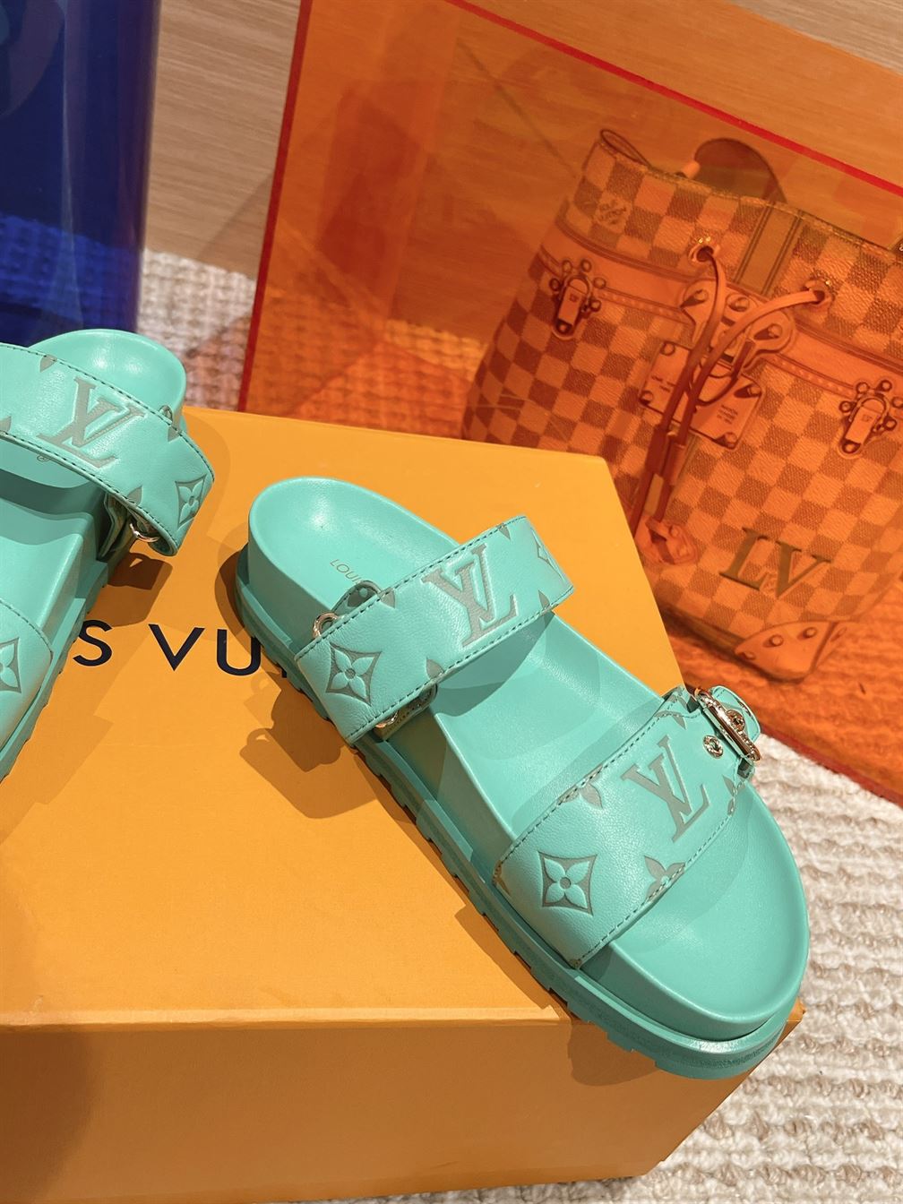 LOUIS VUITTON BOM DIA FLAT COMFORT MULE - LVSD021