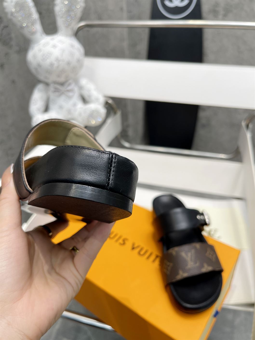 LOUIS VUITTON BOM DIA FLAT MULE - LVSD040