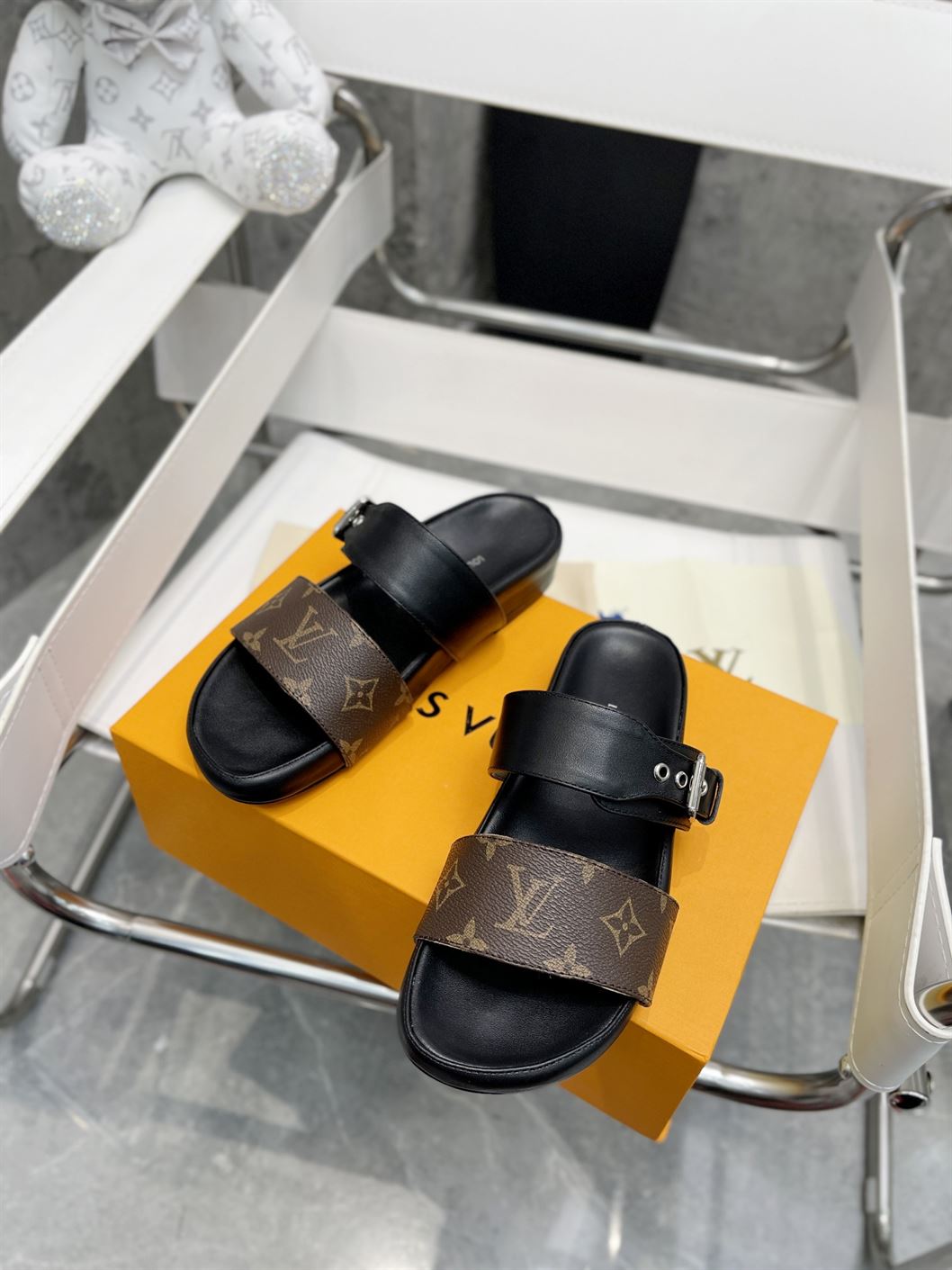 LOUIS VUITTON BOM DIA FLAT MULE - LVSD040