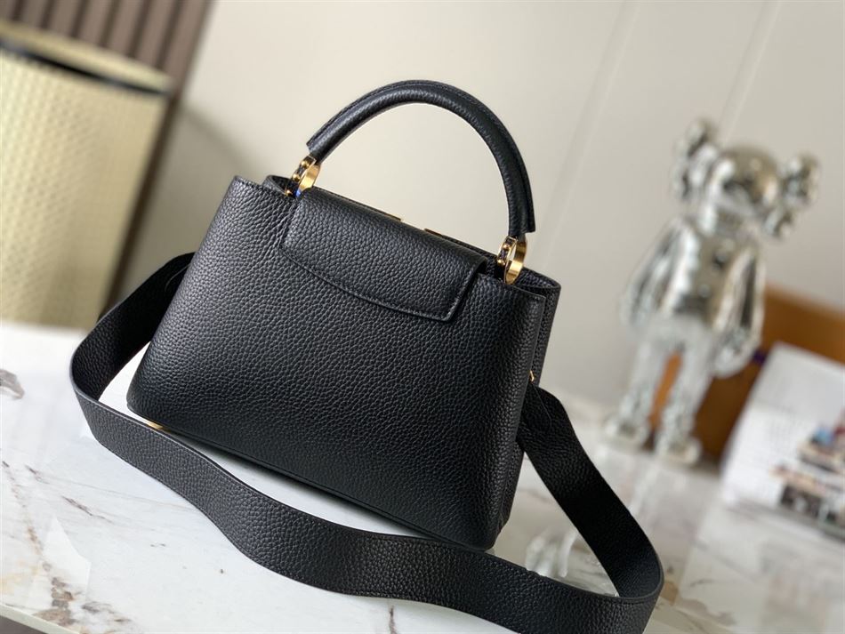 LOUIS VUITTON CAPUCINES BB Black