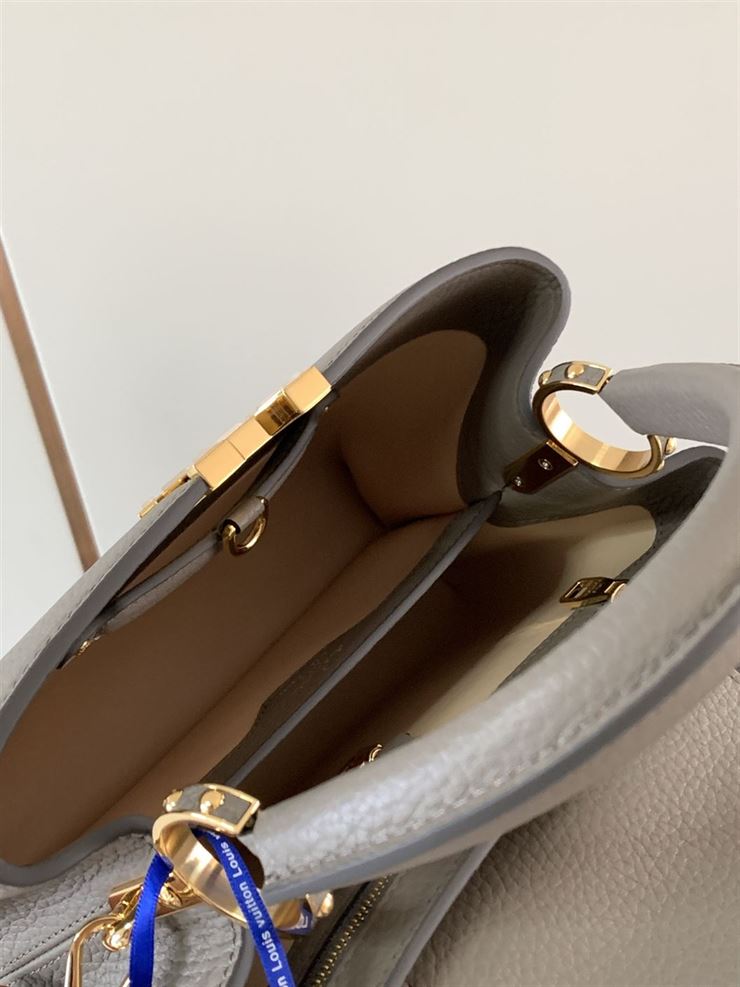 LOUIS VUITTON CAPUCINES BB