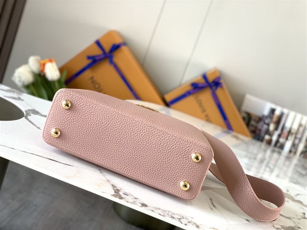 LOUIS VUITTON CAPUCINES BB Pink