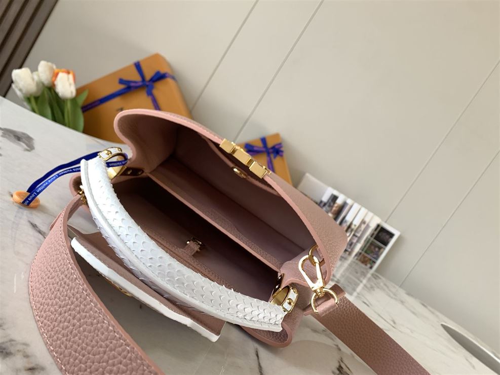 LOUIS VUITTON CAPUCINES BB Pink