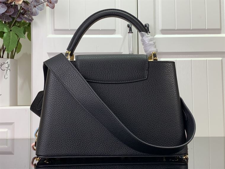 LOUIS VUITTON CAPUCINES MM BLACK