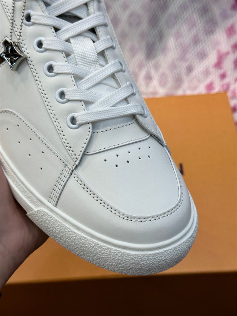 LOUIS VUITTON CHARLIE SNEAKER - LVS156