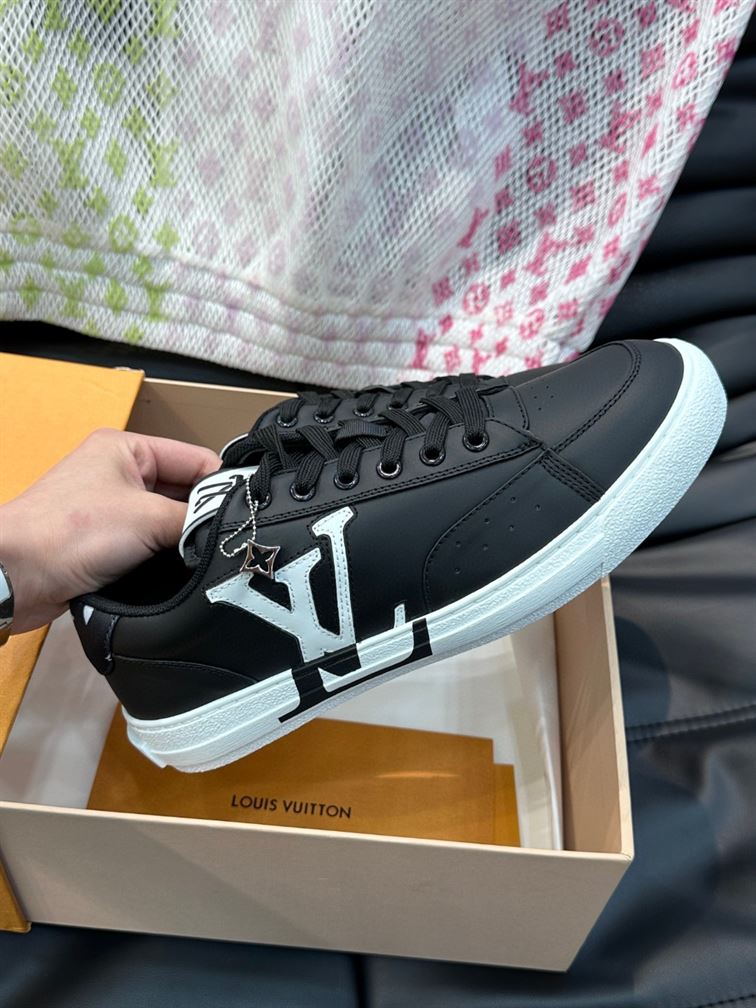 LOUIS VUITTON CHARLIE SNEAKER - LVS157