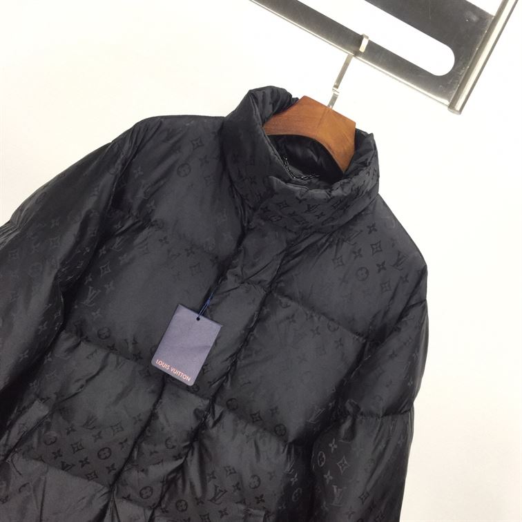 LOUIS VUITTON COAT - LVC012