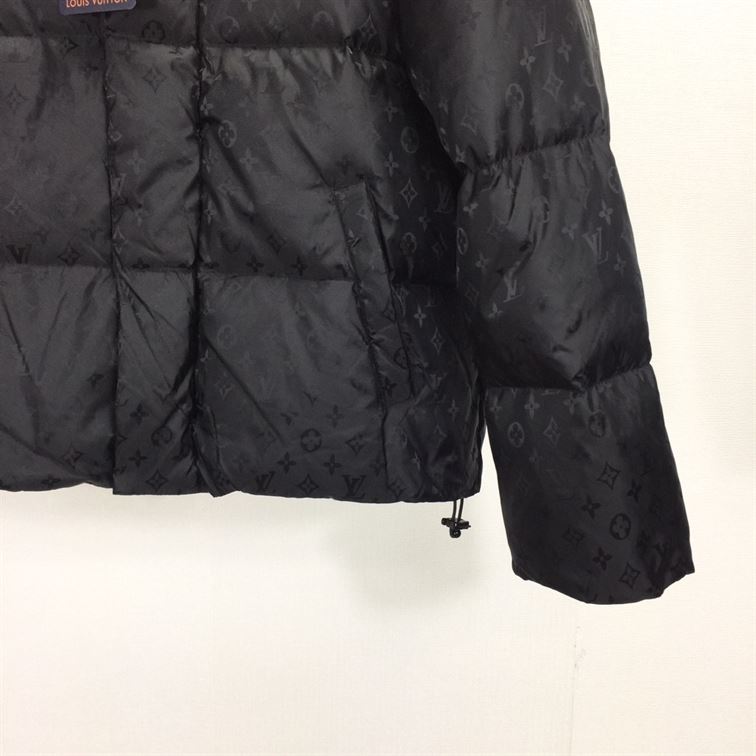 LOUIS VUITTON COAT - LVC012