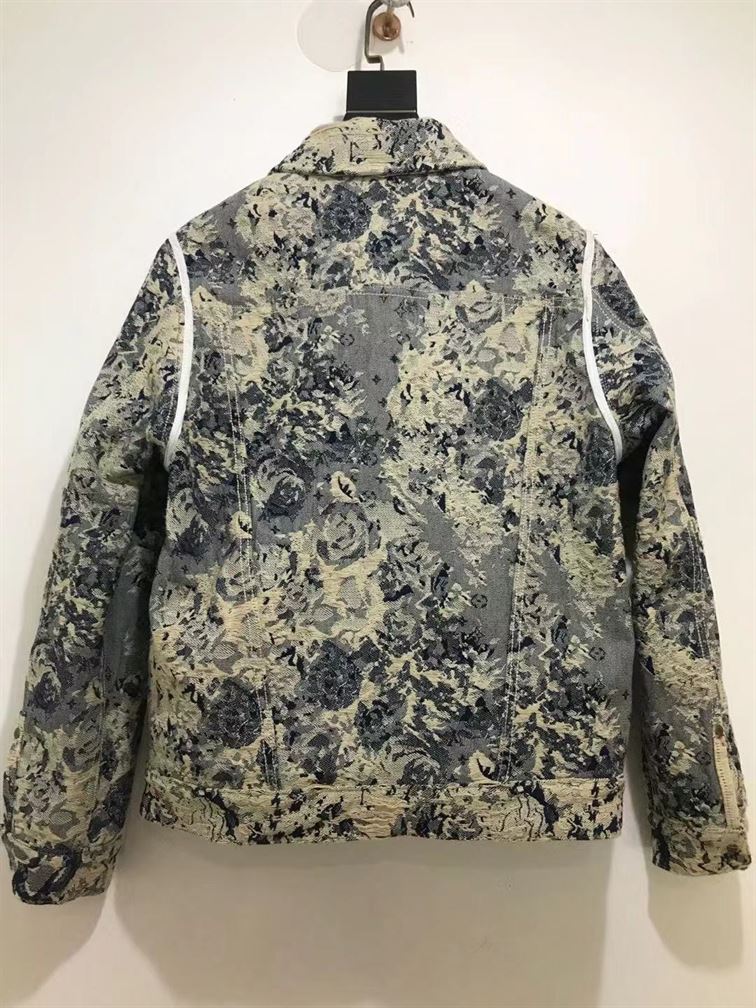 LOUIS VUITTON COAT - LVC024