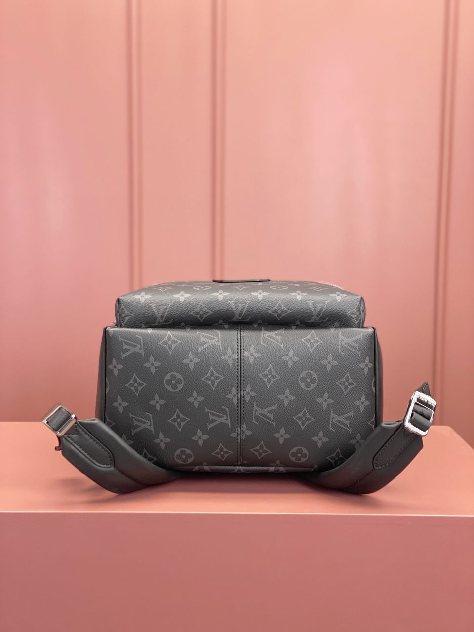 LOUIS VUITTON DISCOVERY BACKPACK - LVB074