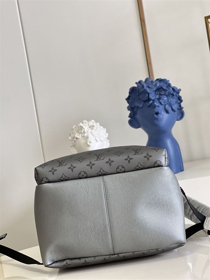 LOUIS VUITTON DISCOVERY BACKPACK PM - LVB016