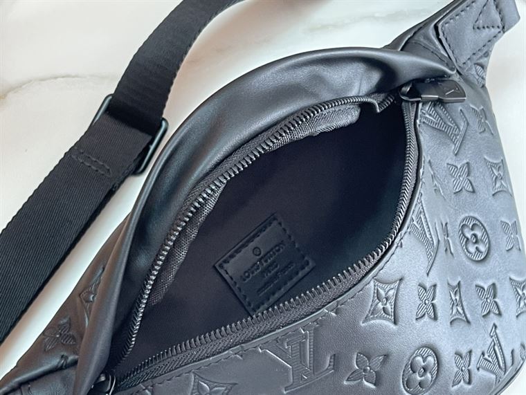 LOUIS VUITTON DISCOVERY BUMBAG PM - LVB073