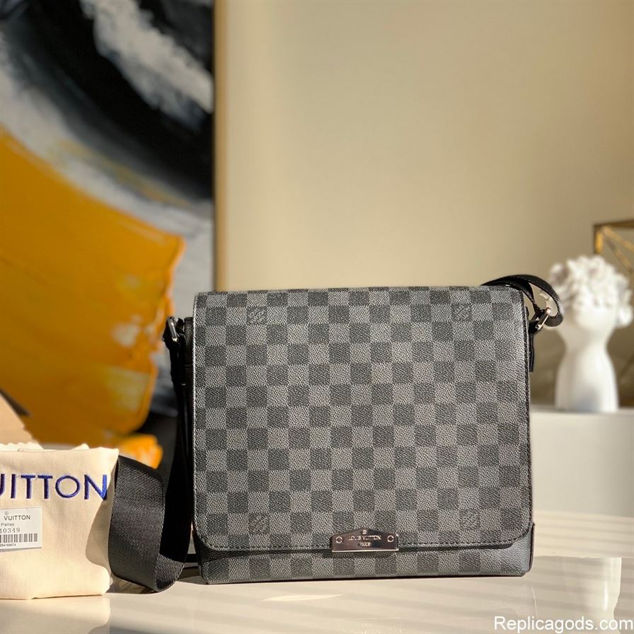 LOUIS VUITTON DISTRICT PM DAMIER GRAPHITE CANVAS - LVB004