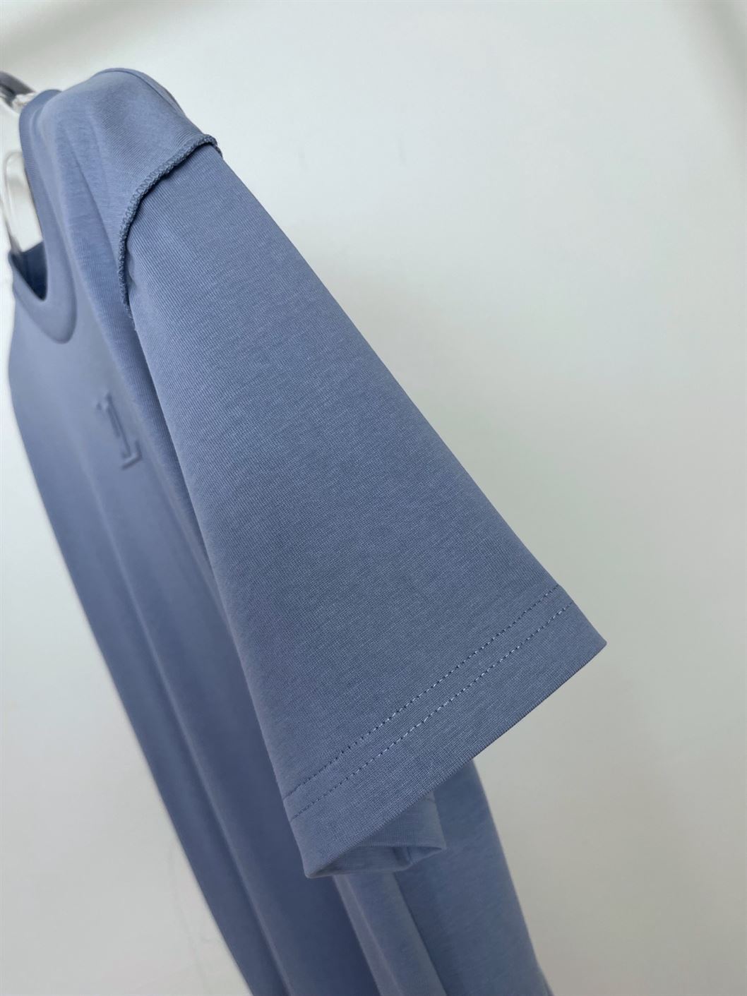 LOUIS VUITTON EMBOSSED LV T-SHIRT - LVTS073