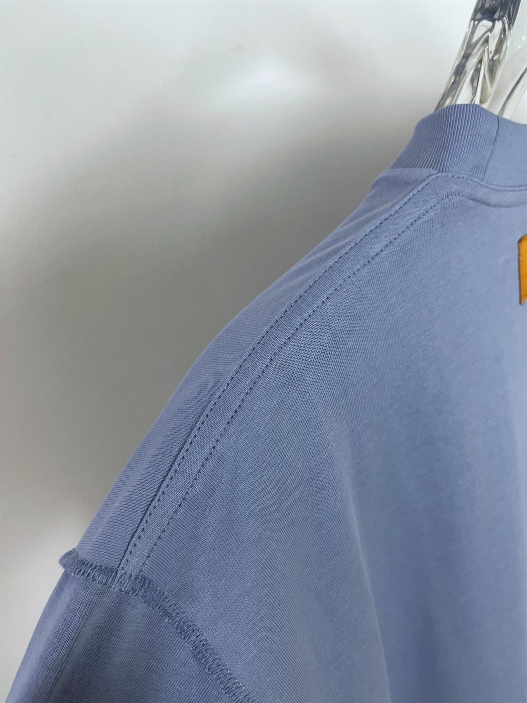 LOUIS VUITTON EMBOSSED LV T-SHIRT - LVTS073