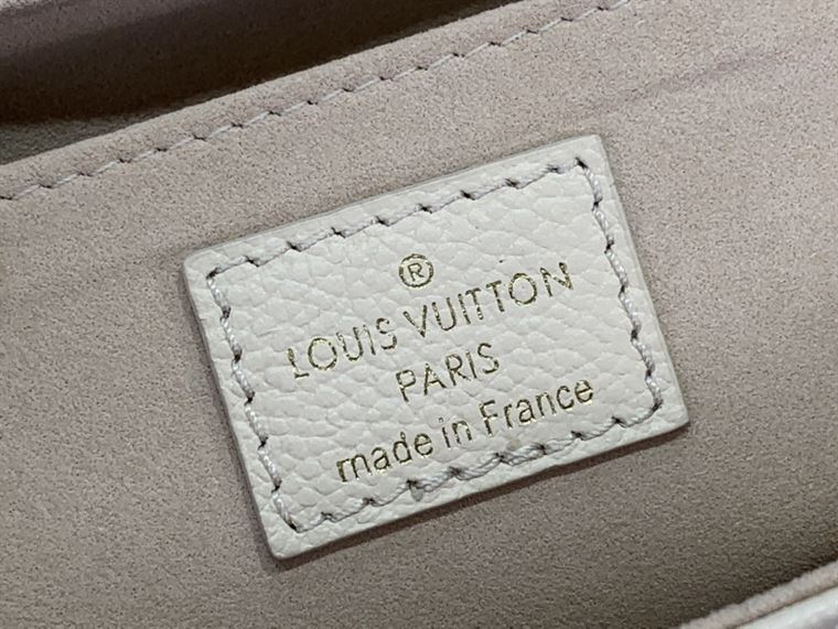 LOUIS VUITTON FAVORITE MONOGRAM EMPREINTE LEATHER