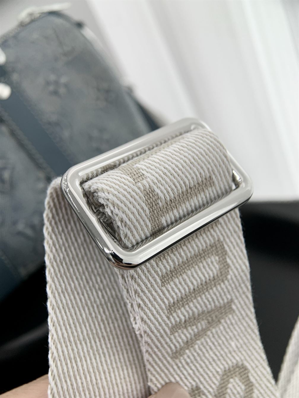 LOUIS VUITTON KEEPALL BANDOULIERE 25 - LVB051