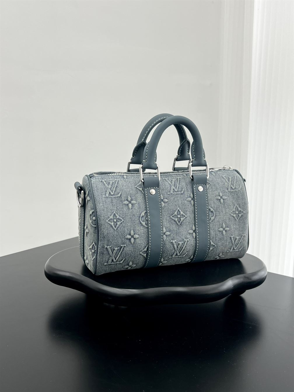 LOUIS VUITTON KEEPALL BANDOULIERE 25 - LVB051