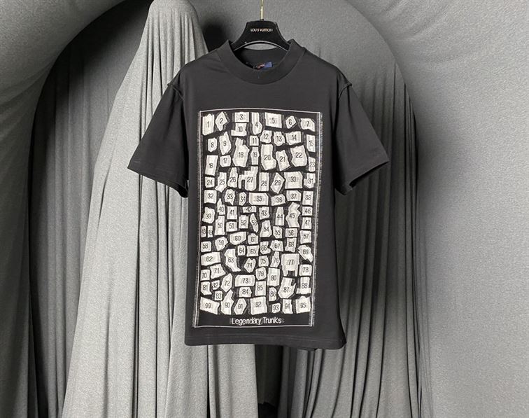LOUIS VUITTON LEGENDARY TRUNKS T-SHIRT - LVTS053