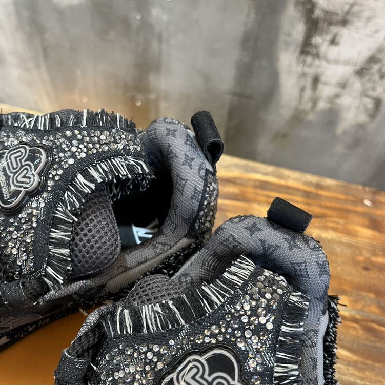 LOUIS VUITTON LV SKATE SNEAKER - LVS149