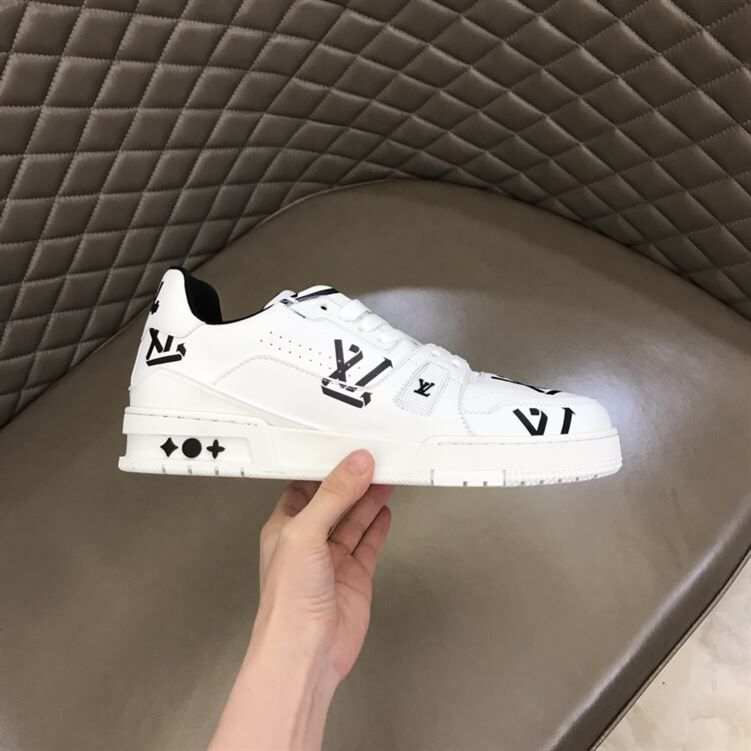 LOUIS VUITTON LV TRAINER SNEAKER - LVS054