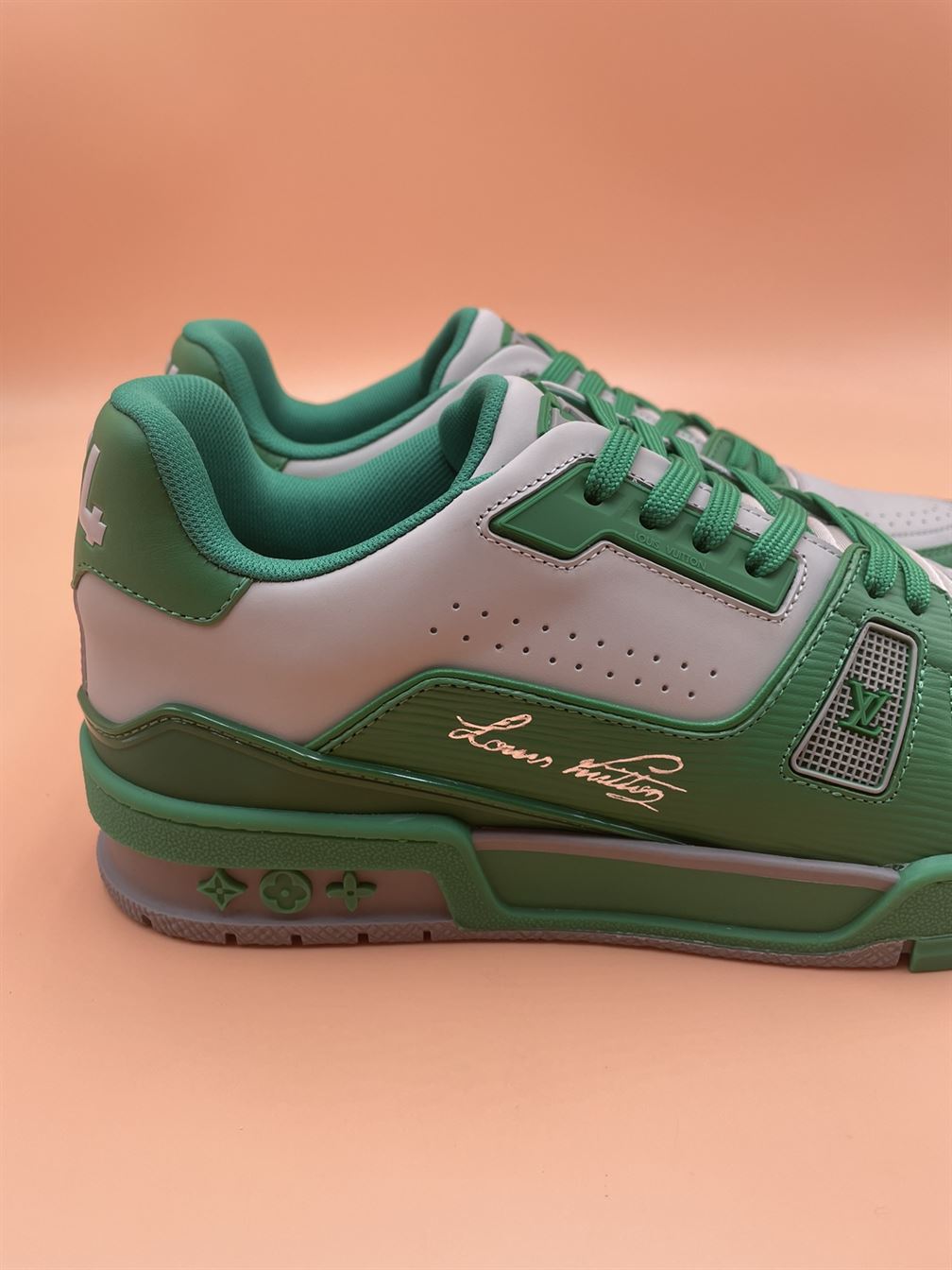 LOUIS VUITTON LV TRAINER SNEAKER - LVS060