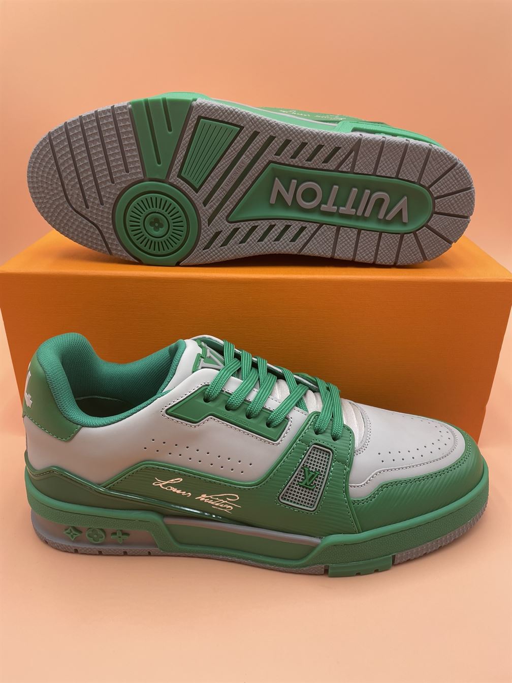 LOUIS VUITTON LV TRAINER SNEAKER - LVS060