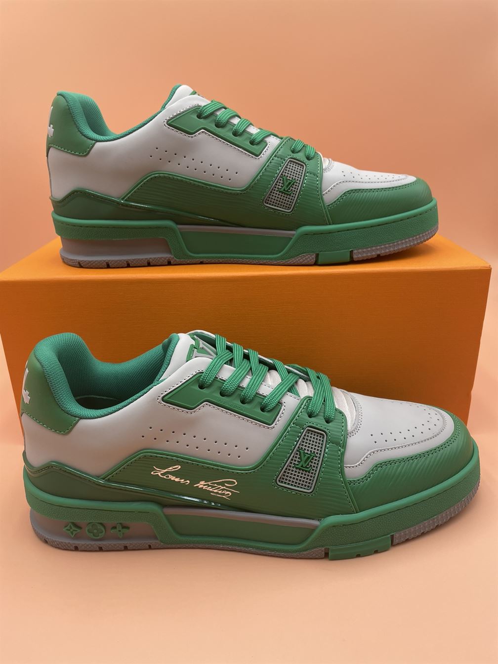 LOUIS VUITTON LV TRAINER SNEAKER - LVS060