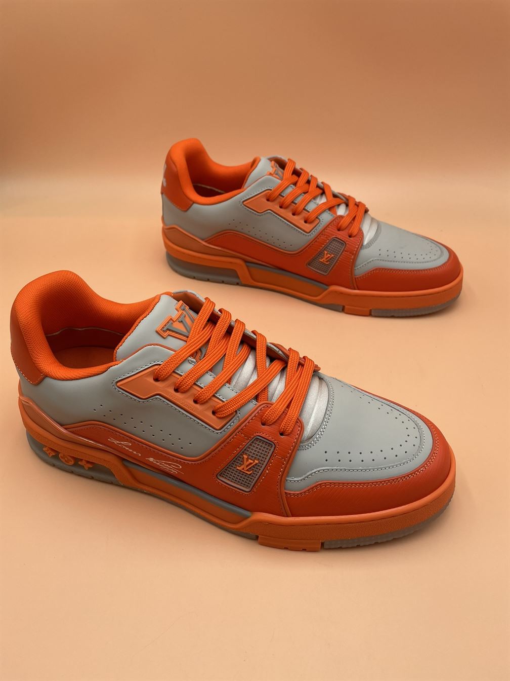 LOUIS VUITTON LV TRAINER SNEAKER - LVS061