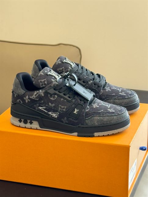 LOUIS VUITTON LV TRAINER SNEAKER - LVS171