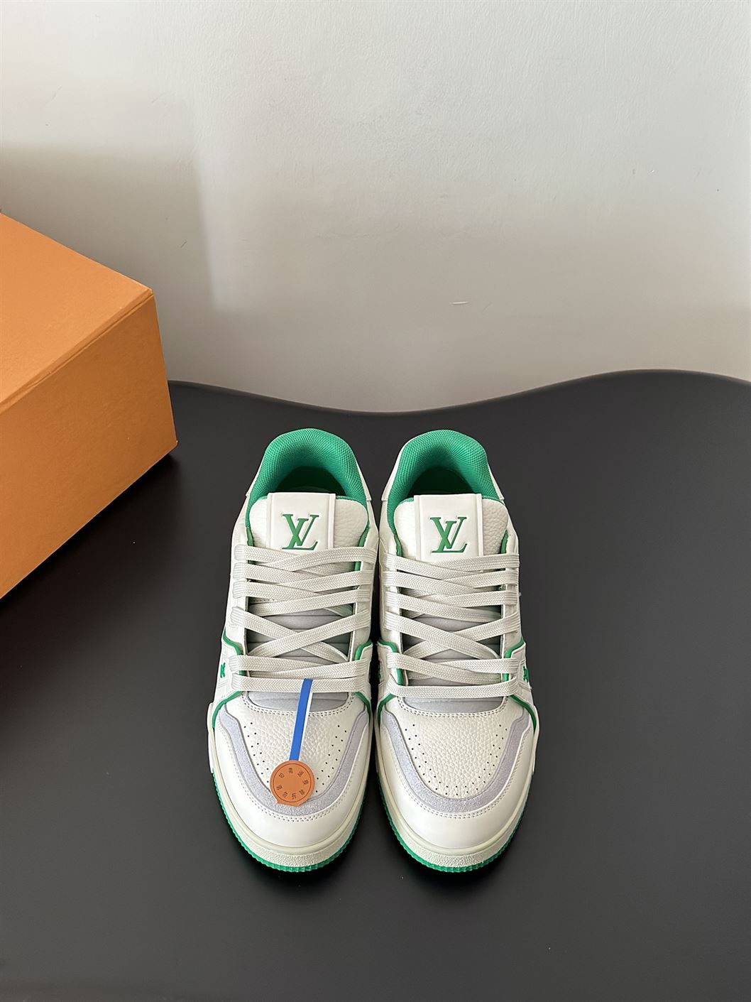LOUIS VUITTON LV TRAINER SNEAKER - LVS195