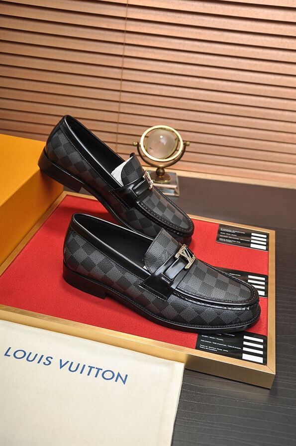 LOUIS VUITTON MAJOR LOAFER - VL004