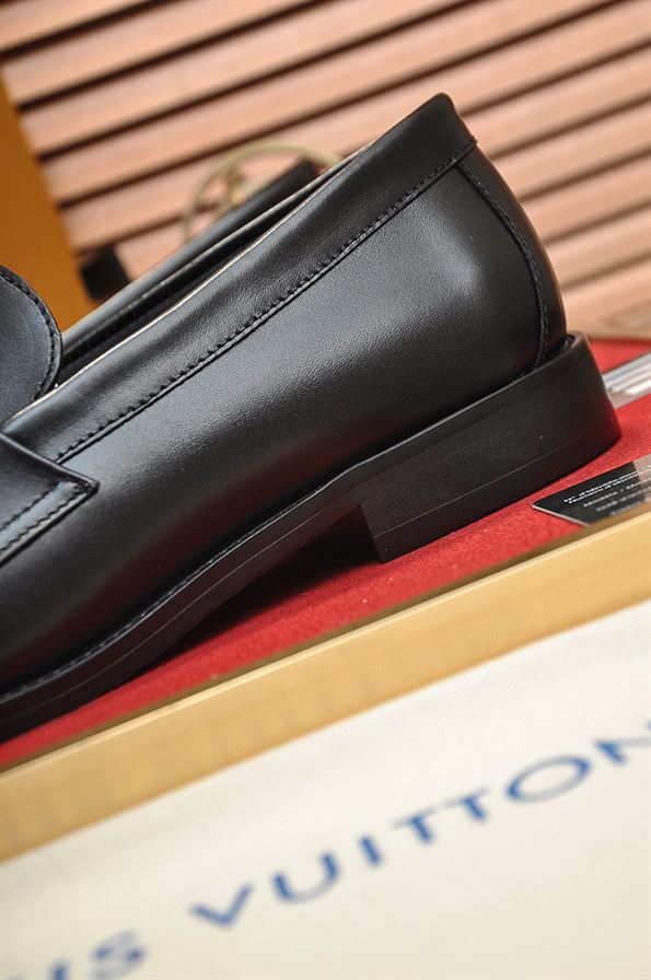 LOUIS VUITTON MAJOR LOAFER - VL030