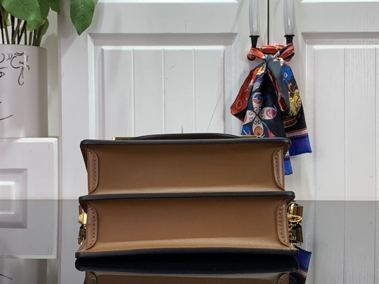 LOUIS VUITTON MINI DAUPHINE LOCK XL