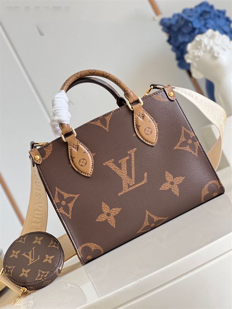 LOUIS VUITTON ONTHEGO PM MONOGRAM CANVAS