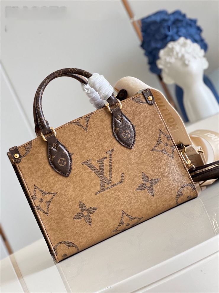LOUIS VUITTON ONTHEGO PM MONOGRAM CANVAS