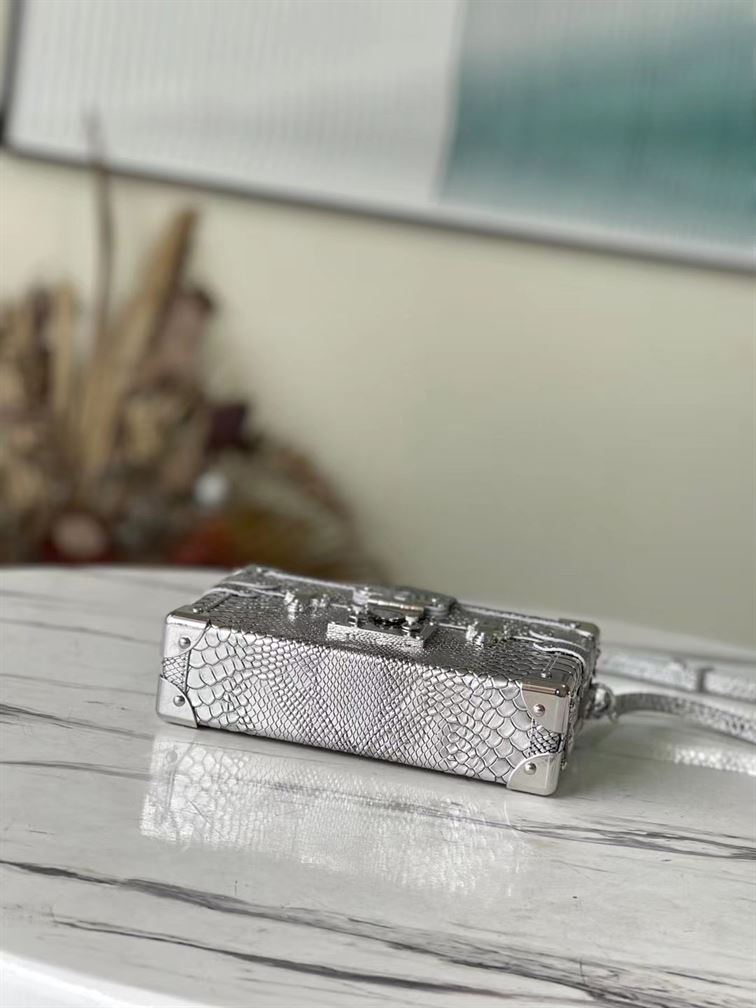 LOUIS VUITTON PETITE MALLE CROCODILIEN MAT