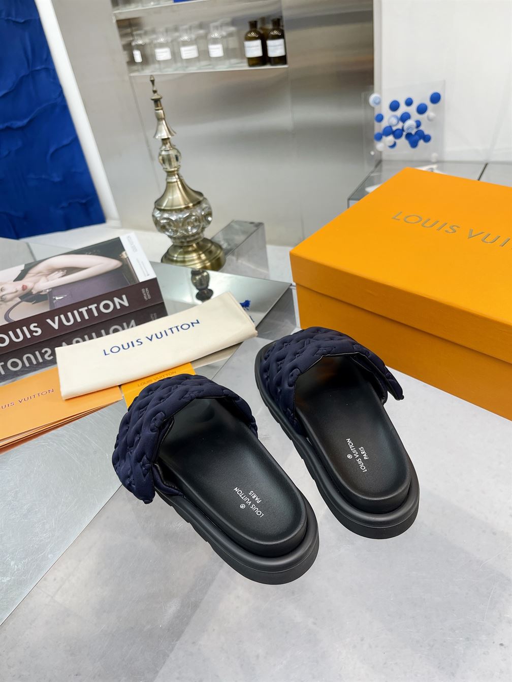 LOUIS VUITTON POOL PILLOW FLAT COMFORT MULE - LVSD050