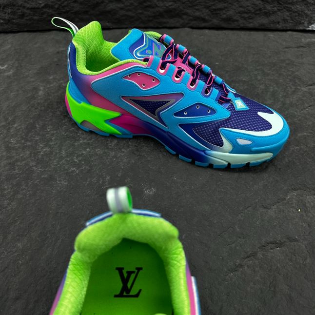 LOUIS VUITTON RUNNER TATIC BLUE - LVS170