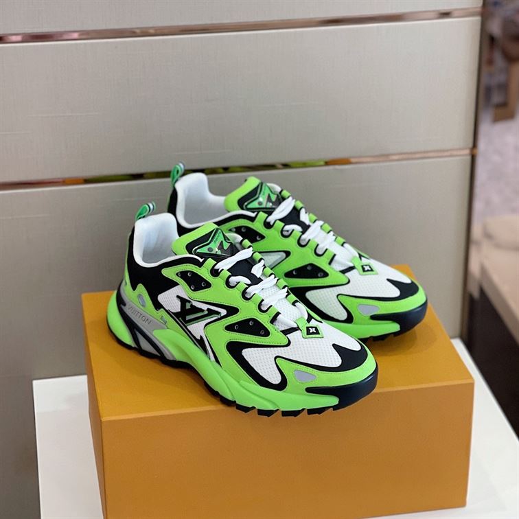 LOUIS VUITTON RUNNER TATIC SNEAKER - LVS024