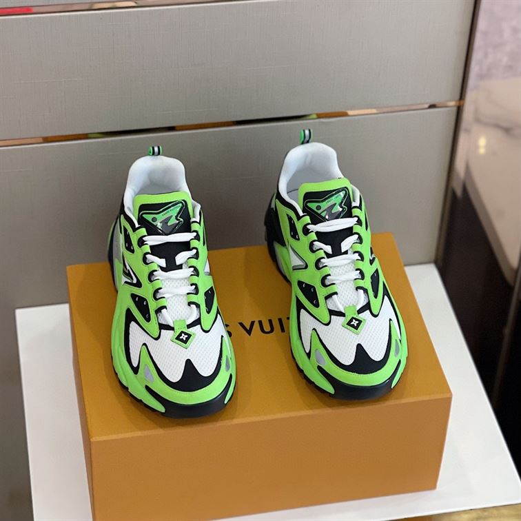 LOUIS VUITTON RUNNER TATIC SNEAKER - LVS024