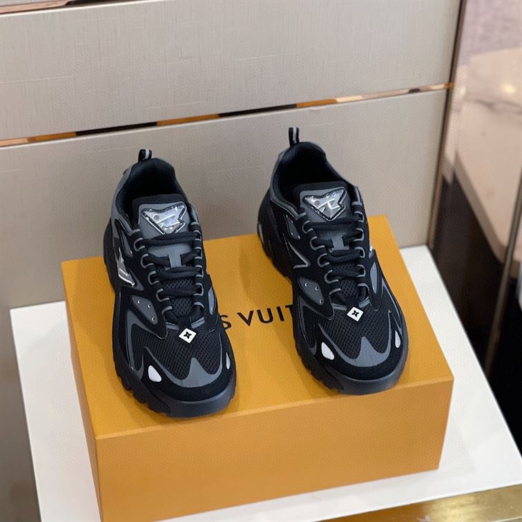 LOUIS VUITTON RUNNER TATIC SNEAKER - LVS026