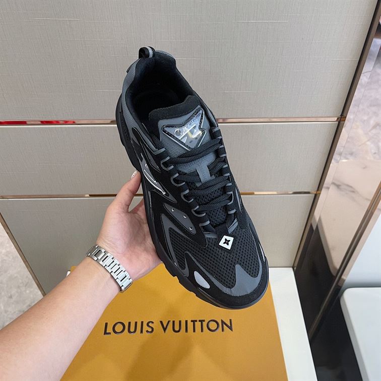 LOUIS VUITTON RUNNER TATIC SNEAKER - LVS026