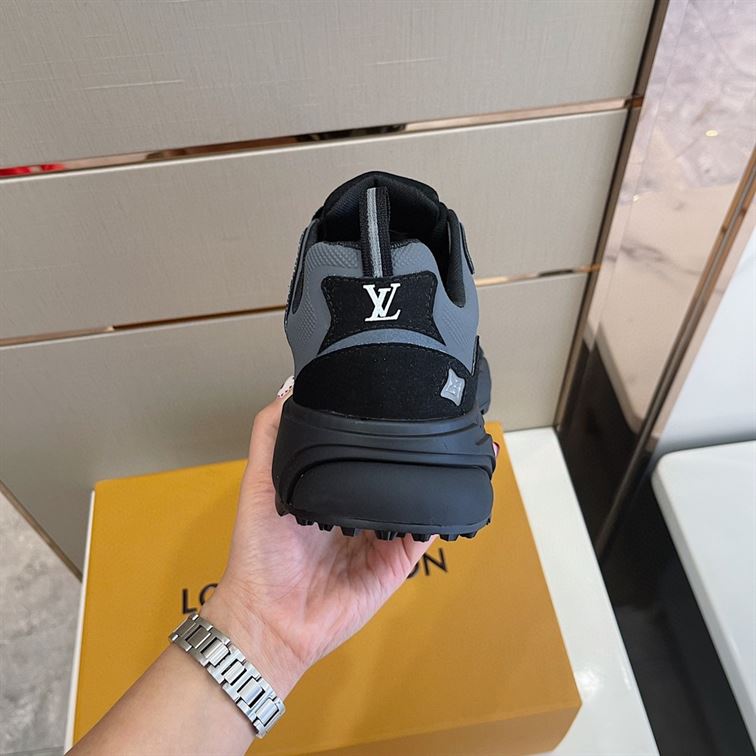 LOUIS VUITTON RUNNER TATIC SNEAKER - LVS026