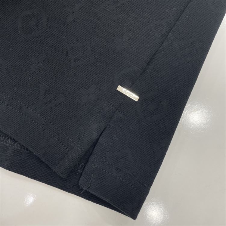 LOUIS VUITTON SIGNATURE 3D POCKET MONOGRAM T-SHIRT - LVTS048